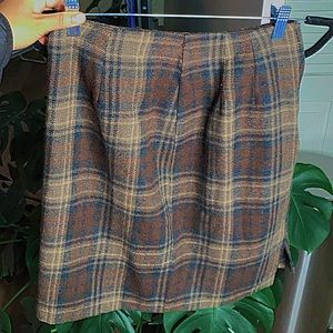 Cute vintage plaid wool skirt